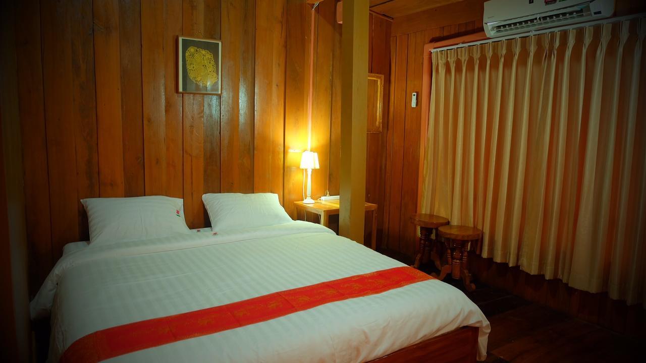 The History Cafe' & Guesthouse Sukhothai Luaran gambar